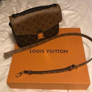 Authentic Louis Vuitton Pochette Metis